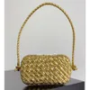 Fashion 2023 Designer Shoulder Bag Women Purse Classic New Knot Dinner Portable Versatile Ins Handheld Woven W4TJ