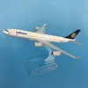 Model Diecast samochód Jason Tutu 16cm Lufthansa Airbus A340 Model samolotowy model samolotowy metal DIECAST metal 1/400 Scale Drop 230915