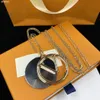 Nya charmiga designers Menshalsband bestående av silver- och guldbokstäver för kvinnor älskar modeströja hänge halsband coola lyxsmycken b343