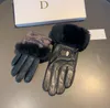 2023 Gants de créateurs de lettres classiques Femmes Gants en cuir hiver