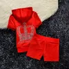 Coutoure Womens Juicy zweiteilige Samtstrecke Anzug Schweißanzug Europäische Krone Heiße Diamant Casual Shorts Ärmel Mode Set