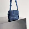 Nuevo bolso de hombro clásico de diseñador, bolso de mujer a la moda, bolso de mano tejido vaquero versátil azul oscuro, bandolera pequeña cuadrada B50V