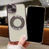 Étuis de chargement sans fil magnétiques Bling Diamond pour iPhone 15 Plus 14 13 Pro Max 12 11 Protecteur d'objectif d'appareil photo transparent en TPU souple Aimant de placage chromé Peau de couverture à trou fin