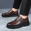 Czarny styl brytyjski grube dolne palce buty skórzane buty robocze ręcznie robione swobodne buty z Oxford Lace Up for Boys Party Ustanie buty