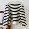 Maglieria da donna 2023 Pista autunnale Nero Bianco Stripe Cardigan lavorato a maglia Donna Con scollo a V Manica lunga Chic Maglione doppio petto Moda ufficio