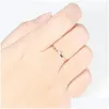 Accesorios para el cabello Anillos de banda Anillo Zhouyang para mujeres Simple Fino Titanio Acero 4 Cs Cubic Zirconia Color Oro Rosa Regalo de cumpleaños Fashi Dhbcy