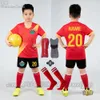 Maglie personalizzate Maglia da calcio per ragazzi Set Calzini Parastinchi Divise sportive da calcio per bambini Kit di abbigliamento sportivo per bambini Tuta da calcio per bambini 230915