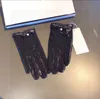 2023 черные кружевные перчатки с цветочной вышивкой и буквами, солнцезащитные варежки, женские сетчатые перчатки с бесплатной подарочной коробкой M L C4