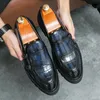 Zapatos casuales de cuero para hombres, mocasines formales de negocios con suela gruesa, zapatos de traje, zapatos brillantes de charol para niños, botas de vestir para fiesta