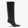 Marque de luxe d'hiver premières bottes longues bout pointu fermeture éclair latérale diagonale en forme de F talon sculpté blanc noir en cuir dame robe bottillons de fête de mariage