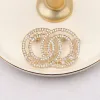 Złoto srebrne broszki kobiety projektanty biżuterii luksusowe marka listu Lady Crystal Rhinestone Pearl Brooch Pins Metalowe świąteczne akcesoria biżuterii
