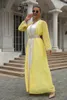 Этническая одежда 2023, Ближний Восток, Mslalb, женское платье, длинный костюм из двух предметов с поясом, модные жемчужные украшения, абайя Femme, мусульманские комплекты