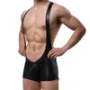 Sexiga män undertröja faux läder pu brottning singlet jumpsuit hängslen smala nallar underkläder ett stycke bodysuit svart244q