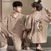 Vêtements de nuit pour femmes Mode coréenne Hommes Femmes Couple Imitation Coton Pyjamas Ensemble Mâle Femelle Manches Longues Vêtements De Nuit Plus La Taille Pyjamas Home wear Vêtements De Nuit L230918