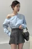 Camicette da donna Camicetta da donna blu Versatile colletto obliquo con spalle scoperte Camicia a maniche lunghe Moda coreana Design irregolare Top eleganti