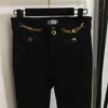 Calça jeans feminina com fivela de cintura, corrente de metal, marca de moda, cintura alta, skinny, botão de metal
