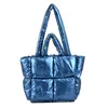 Sac en duvet de vente chaude, sac spatial plissé, sac à bandoulière portable à carreaux doux pour femmes, sac de veste en coton simple, sac pour femmes 230918