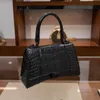 Borsa a mano di lusso da donna Borsa alla moda in pelle bovina classica Borsa a cuscino a clessidra Borsa a tracolla a tracolla per feste da viaggio casual di tendenza cool girl