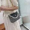 Utsökta kvällspåsar Grid Pearl Chain Bag For Women's Early Autumn Fashion Texture Shoulder Korean Version Casual Crossbody 230828