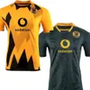 23-24 Kaizer Chiefs Home Soccer Jerseys Home Away Anpassad thailändsk kvalitetsskjorta Yakuda Dolly 10 Nurkovic 9 Kambole Dhgate Rabatt 7 Billiat 11 Baccus 6 Wear