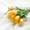 Flores decorativas 5 pçs tulipa artificial pe espuma buquê falso decoração para casa decoração do jardim dos namorados suprimentos de casamento