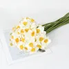 Kwiaty dekoracyjne 6pcs sztuczny narcyz bukiet domowy dekoracja pulpitu Fałszywe wystrój sceny ślubnej Daffodil Bridal