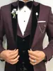 Мужские костюмы (куртка, брюки, жилет) бордовое пальто, смокинги для жениха из 3 предметов на свадьбу, официальный костюм для выпускного вечера, вечерний пиджак на заказ