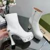 Stivaletti in pelle da donna di moda Scarpe firmate di lusso con plateau Rivetto con tacco Stivali da motociclista Stivali da lavoro con cerniera laterale casual Punta tonda Stivaletti con tacco alto 14 cm