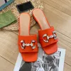 Summer G Flat Buty Designer Sandałów Ślizgowa skórzana głowica krążkowa Grube pięcie Kapcie sandałowe 35-39