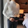 Herensweaters Koreaanse versie SlimFit Slanker uiterlijk Casual halve coltrui Dieptepuntshirt Mode Street Wear Gestreepte herengebreide kleding Herfst Winter Versa J230918