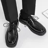 Dicke Unterseite, runde Zehen, Lackleder-Schuhe, Arbeitsschuhe, handgefertigt, lässig, formelle Oxford-Schuhe, Schnürschuhe für Jungen, Party-Kleiderstiefel