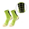 Calcetines deportivos nuevos hombres mujeres al aire libre transpirable absorbente de sudor fútbol medio antideslizante silicona partido entrenamiento fútbol 230918