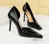 Vrouwen 10 Cm Hoge Hakken Rode Pompen Kantoor Sexy Stiletto Wedding Bridal Scarpins Korte Hakken Dame Sexy Hollow Party Schoenen