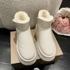 Nuevas botas de mujer, botas de nieve de piel cálida con diamantes ligeros y suela gruesa, botas de diseñador, zapatos de algodón 36-40, color blanco y negro