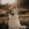 ヴィンテージかぎ針編みのレースウェディングドレス長袖2022 v-neck Mermaid Hippie Western Country Cowgirl Bohemian Bride Gowns GDF2251