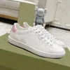 Designer skor kvinna sneaker präglade tränare män sneakers röd grön remsa vintage sko lyxiga vita lädertränare