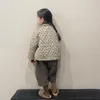 Пуховое пальто, хлопковая куртка в стиле ретро для девочек, зима 2023, однобортная короткая верхняя одежда для маленьких девочек, повседневные плотные теплые пальто