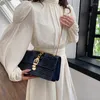 Shoulder Bags Vintage Snake Pattern Handbags Chain Belt Lock Mobile Bag One Oblique Portable Square Serpentine Flap