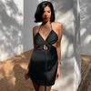 Sıradan Elbiseler Kadın Kısa Tank Elbise Sırtsız Parti Seksi Gece Kulübü İnce Gowns Seks Halter Hollow Out Out Lingerie Fashion V-yaka A-Line