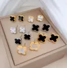 18k Gold Plated Luxury Designer Stud Earring 4/Four Leaf Clover Jewelry Fashion Charm Women Studs Wedding Present Högkvalitativ E59J