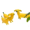 Objetos decorativos estatuetas banana cão bonecas ornamento complemento perfeito para suas decorações de mesa de escritório 230919