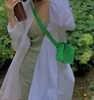 2023 럭셔리 디자이너 가방 짠 허리 가방 여성 크로스 바디 백 디자이너 숄더백 오일 왁스 가죽 패션 녹색 핸드백 지갑