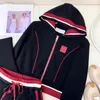 Women Hoens Hoodie Tracksuit 23AW Women Dwuczęściowe zestawy Stylist przyczynowy z kapturem odzież Stylista klasyczny zestaw S-L długie rękaw