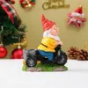 Oggetti decorativi Figurine Un vecchio su un triciclo Ornamenti in resina 230919