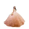 2023 Sexy Rosa Bling Abiti stile Quinceanera Abito di sfera con spalle scoperte Applicazioni di pizzo Perline di cristallo Fiori Dolce 16 Vestido De 15 Anos F220B