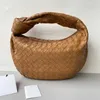 Bottegass Handbag 2023bv Jodie Woven Women's Bag Sheepskin Knotted Round Underarm Hobo Curved Medium Handbag Venetass