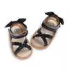 Sandalet 2023 yürümeye başlayan bebek kız moda esnek pu deri kaymaz bowknot yaz daireleri gündelik günler için ayakkabı