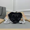 Üst düzey 10a le cagole kalp baharatlı kız çantası çapraz bag sıcak çanta kadın tasarımcı çanta çanta alışveriş çantaları omuz crossbody çanta bayan debriyaj blcg