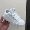 Scarpe bianche pure per ragazze dei ragazzi Sneakers stringate per bambini di alta qualità Taglia 26-35 scarpe casual per bambini Inclusa scatola Sep15