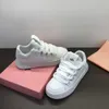 Scarpe bianche pure per ragazze dei ragazzi Sneakers stringate per bambini di alta qualità Taglia 26-35 scarpe casual per bambini Inclusa scatola Sep15